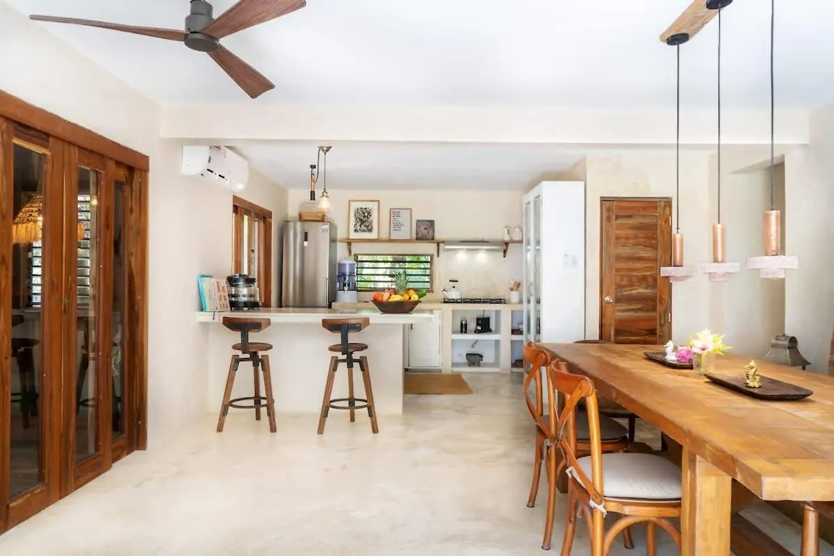Beautiful 5 Bedroom Beachfront Villa Tulum