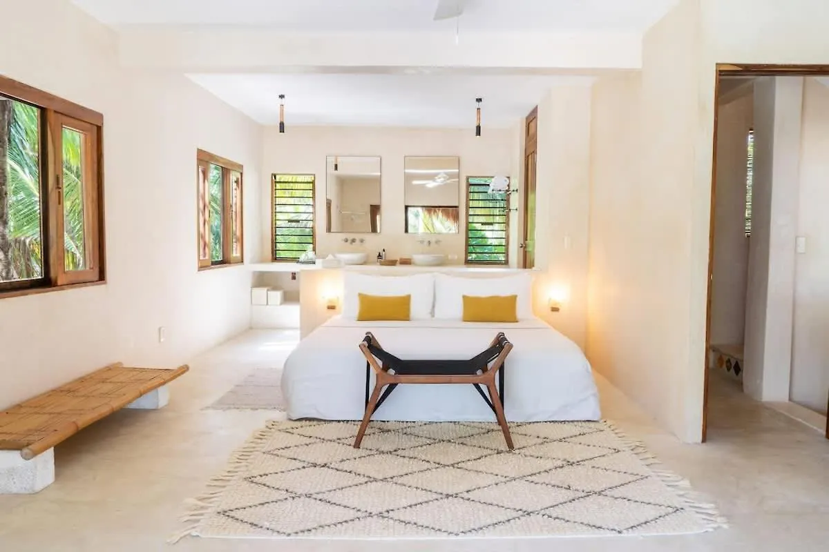 Beautiful 5 Bedroom Beachfront Villa Tulum 0*,