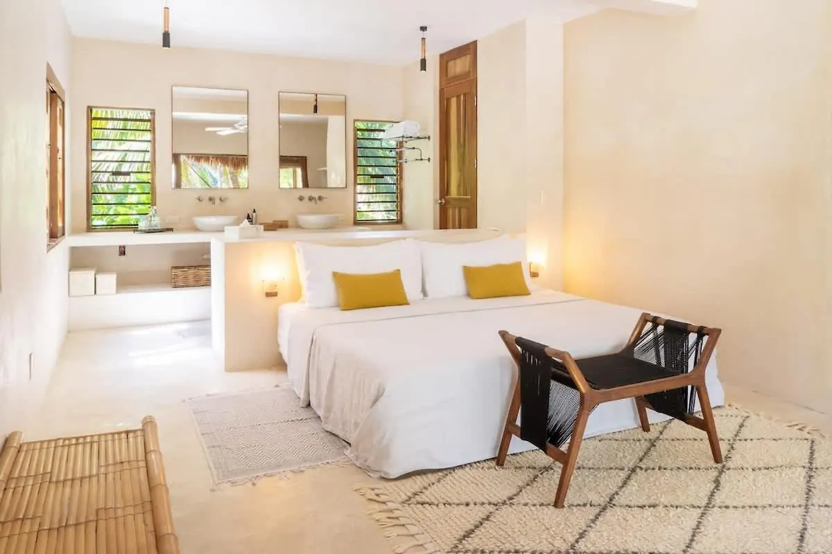 Beautiful 5 Bedroom Beachfront Villa Tulum